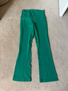 Lululemon Groove Super-High-Rise Flared Pants NWOT Green Size 8 28”